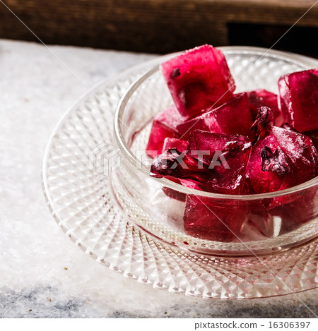 Frozen hibiscus tea 16306397