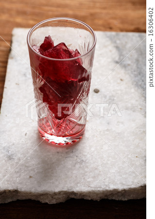 Frozen hibiscus tea 16306402