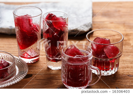 Frozen hibiscus tea 16306403