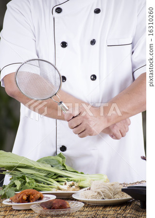 Chef prepared cooking with noodle ingredient 16310260