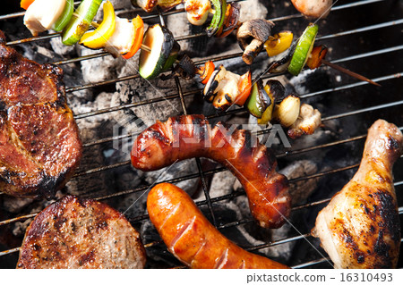 Barbecue a hot summer evening, Grilling Barbecue a hot summer evening, Grilling 16310493