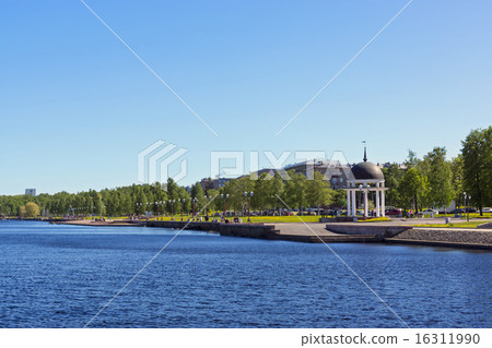 City lake embankment in summer 16311990