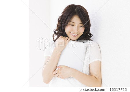 young woman young woman 16317733