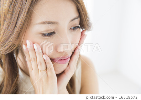 Beauty Image Young Women Nail Art 16319572