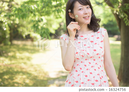 Female portrait 16324756