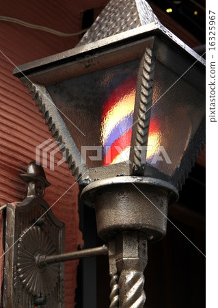 A barber's mark 16325967