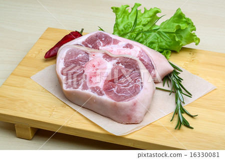 Pork knee steack 16330081