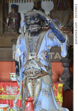 少女的“千里眼”(長崎縣的Sofukuji /長崎市鐵匠鎮) 少女的“千里眼”(長崎縣的Sofukuji /長崎市鐵匠鎮) 16330921