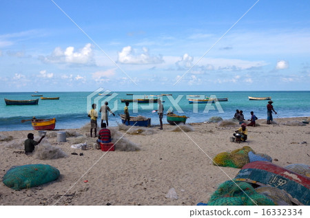 South Indian fishing village 16332334