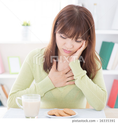 Asian girl no appetite 16335391