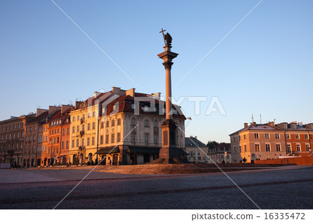 Sunrise in Warsaw 16335472