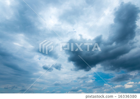 Bad weather sky and thick rain clouds Bad weather sky and thick rain clouds 16336380