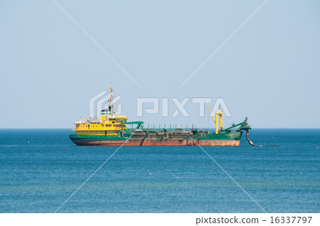 dredger ship working at sea 16337797