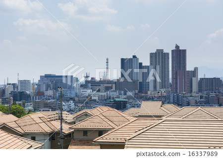 Linear town around linear scheduled station 16337989
