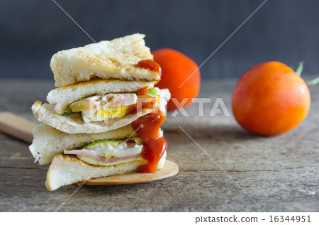 club sandwiches 16344951