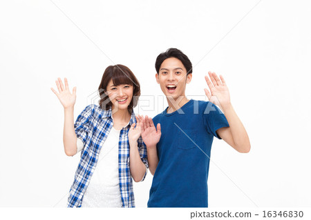 年輕的男人和女人的反應 16346830