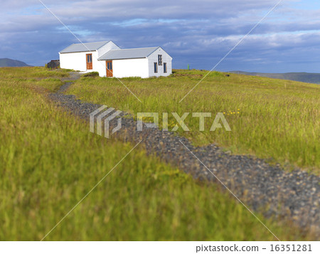 Path leading to an old historical European house 16351281