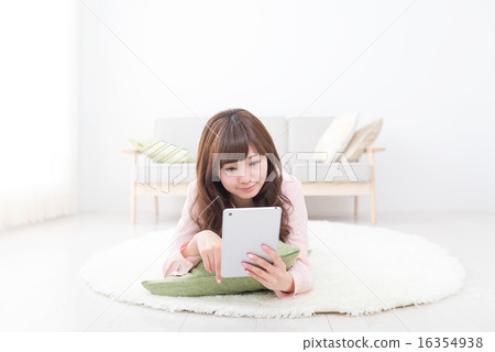 Young lady tablet rug Young lady tablet rug 16354938