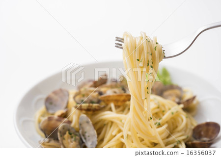 Spaghetti with clams Spaghetti with clams 16356037