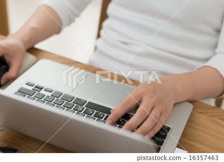 女子 16357463