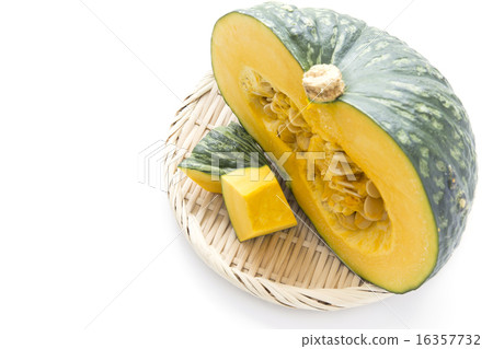 Summer to autumn vegetable pumpkin 16357732