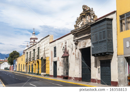 Traditional style architecture in Trujillo, Peru 16358813