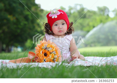 Little asian girl 16360253