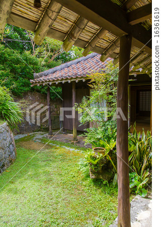 Nakamura Family Residential Garden Nakamura Family Residential Garden 16361619