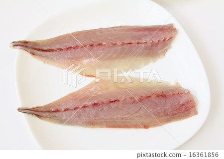 Three sheets of horse mackerel 16361856