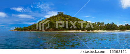 Panorama of tropical island at Seychelles 16368151