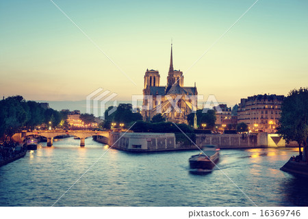 Notre Dame de Paris, France Notre Dame de Paris, France 16369746