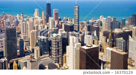Aerial view of Chicago downtown 16370129