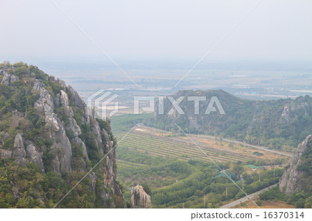 Limestone mountains Limestone mountains 16370314