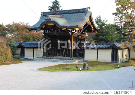 Daikaku-ji Temple 16374804