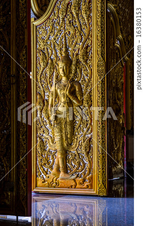 Traditional Thai sculpture style door 16380153