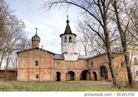 Church of the Archangel Michael  16381592