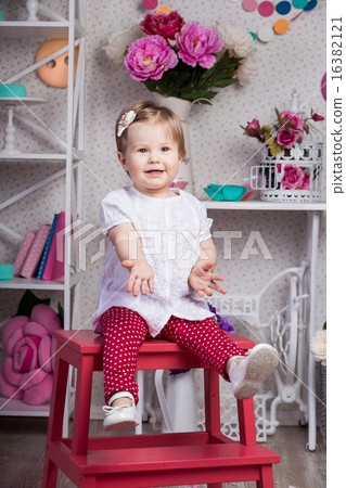 Sweet little girl Sweet little girl 16382121