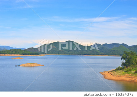Views over the reservoir Kaengkrachan dam 16384372