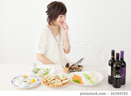 Women in the party venue Women in the party venue 16384593