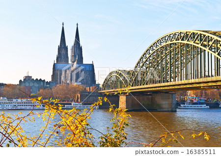 Cologne Cathedral and river Rhine 16385511
