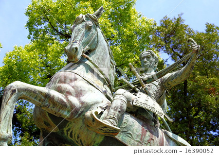 Takasugi Shinzo statue 16390052