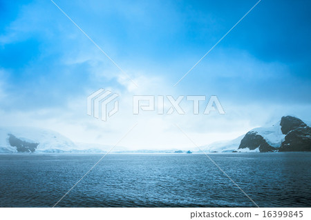 Beautiful snow-capped mountains Beautiful snow-capped mountains 16399845