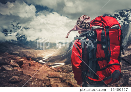 Hiking in Himalaya mountains. 16400527