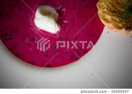 Cold summer Beets soup 16400947