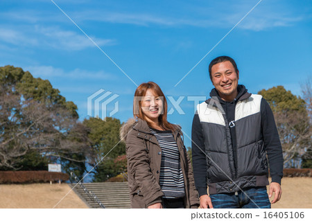 A couple photo 16405106
