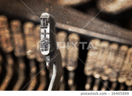 F hammer - old manual typewriter - warm filter 16405899