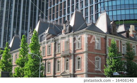 Building of Marunouchi business district 16408140