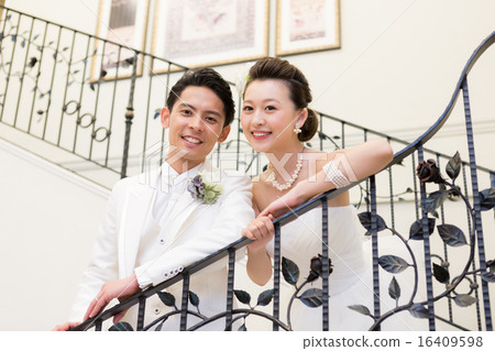 bridal couple, bride and groom, heterosexual couple 16409598