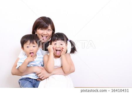 父母在玩Ackeme 16410431