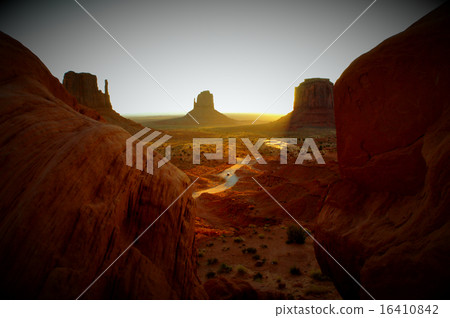 Asahi of Monument Valley 16410842